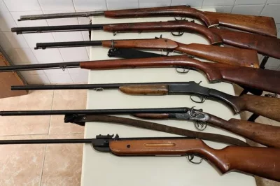 Sete espingardas são apreendidas e dois homens presos pela polícia no interior da Bahia