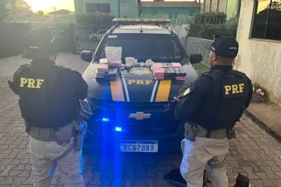 PRF prende homem transportando tabletes de cocaína em ônibus