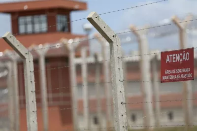 Relatório pede uso de câmeras por policial penal