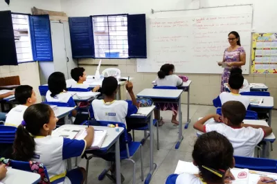 Escolas terão conteúdos de prevenção à violência contra a mulher