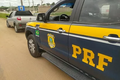 Mulher é presa pela PRF após dirigir veículo sem placa