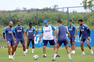 Na estreia de Ceni, Bahia visita o Coritiba em duelo de “seis pontos” na luta contra o Z4