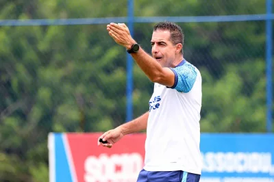 Bahia anuncia saída do técnico Renato Paiva