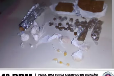 Araçás: policiais do Quarto Batalhão apreendem drogas e prendem homem por tráfico