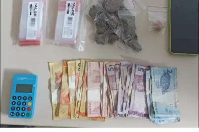 Em Alagoinhas, policiais do Quarto Batalhão apreendem drogas