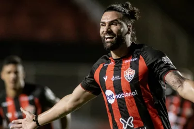 Vitória vence o Guarani e dá mais um passo ao acesso à Série A