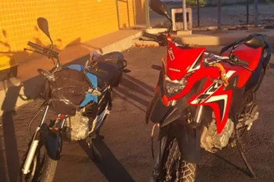 PRF apreende 2 motos adulteradas encontradas em bagageiro de ônibus na BR 116