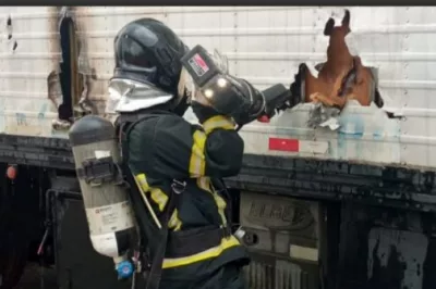 Em Eunápolis, Bombeiros debelam incêndio após 4 horas de atuação
