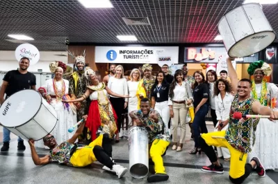 Turistas poloneses chegam à Bahia em voo inédito direto de Varsóvia