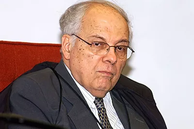 Morre em Brasília Moreira Alves, ministro aposentado do STF, aos 90 anos
