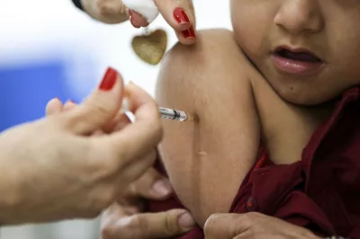 Campanha de multivacinação para menores de 15 anos chega a 7 estados