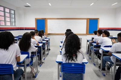 Alunos do Ensino Médio podem receber bolsa a partir de março