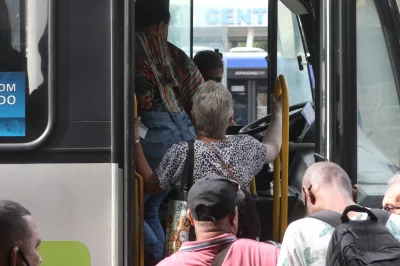 Ludmilla Fiscina propõe regulamentar atividades dos profissionais de transportes de ônibus urbanos, metropolitanos e intermunicipais na Bahia