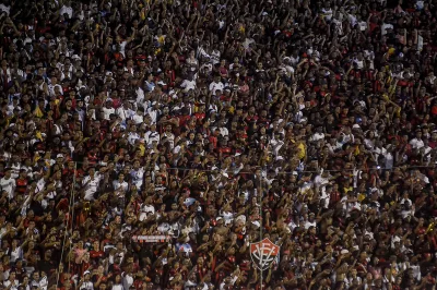 Diante de um Barradão lotado, Vitória celebra título e acesso contra o Sport