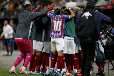Bahia goleia o Corinthians por 5 a 1, quebra tabu histórico e conquista reabilitação no Brasileirão