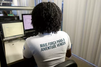 Estado contrata 439 jovens formados pela Rede Estadual de Educação Profissional