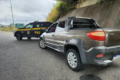 PRF recupera em Caruaru carro roubado em Alagoinhas (BA)