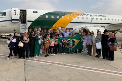 Brasileiros repatriados de Gaza já estão a caminho do Brasil