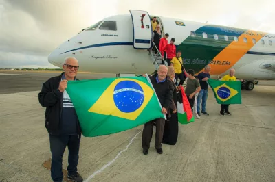 Grupo de brasileiros repatriados da Cisjordânia chega ao Recife