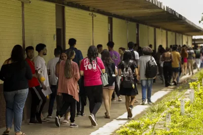 Participantes voltam aos locais de aplicação para 2ª prova do Enem