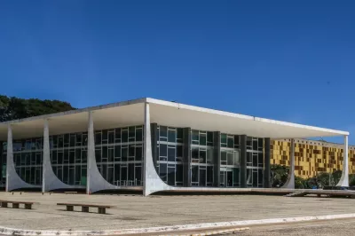 Maioria do STF mantém pensão antiga de ex-governadores ou dependentes