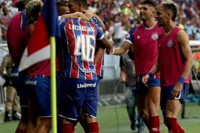 Bahia goleia o Atlético/MG, conta com o tropeço do Santos e escapa do rebaixamento
