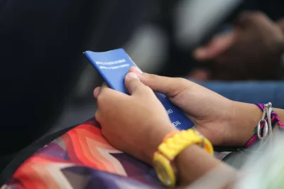 IBGE: desemprego cai para 6,6% no trimestre encerrado em agosto