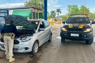 Carro roubado em 2021 é recuperado pela PRF em Barreiras