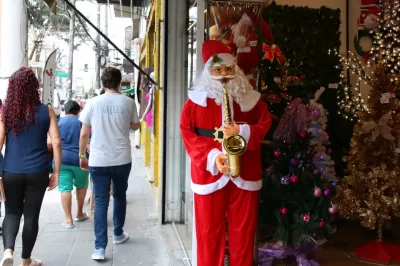 Mais de 40% dos consumidores pretendem ir às compras para o Natal