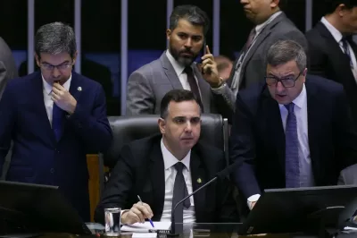 Congresso aprova Orçamento de 2024 com meta de déficit zero e salário mínimo de R$ 1.412