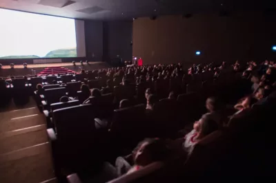 Lula sanciona leis de cota no cinema e na TV paga