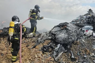 Corpo de Bombeiros Militar combate incêndio em Camaçari