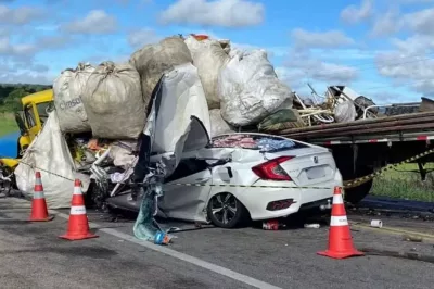 Quatro pessoas morrem em colisão entre caminhão e carro na BR-116