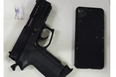 Alagoinhas: Policiais do 4° BPM apreendem simulacro de arma de fogo e prendem homem por roubo