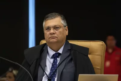 Dino rejeita recurso de Bolsonaro contra multa aplicada pelo TSE