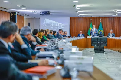 “Falta muito para se fazer”, diz Lula ao abrir reunião ministerial