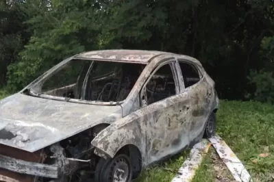 Corpo carbonizado é encontrado em veículo queimado no interior da Bahia