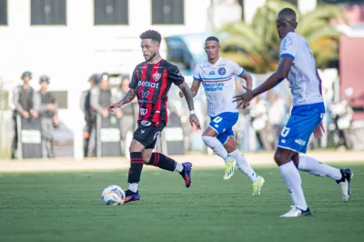 De virada, Vitória vence o Bahia por 3 a 2 e entra no próximo jogo com vantagem