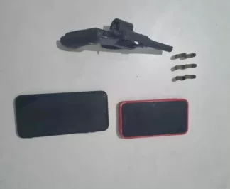 Inhambupe: Policiais do 4° BPM apreendem arma de fogo e recuperam celulares roubados