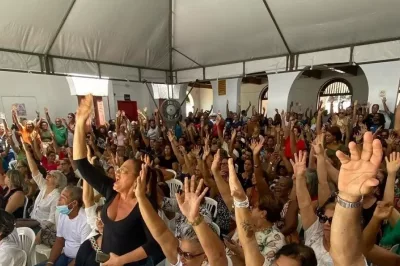 Professores rejeitam proposta de reajuste do governo e aprovam paralisação em toda Bahia na próxima semana