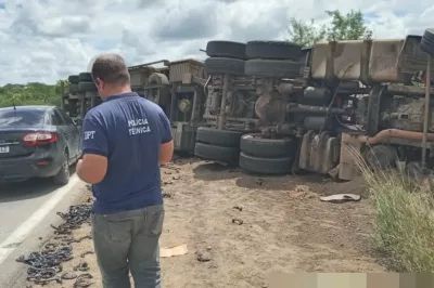 Carreta cai em ribanceira e motorista morre em acidente na BR-116