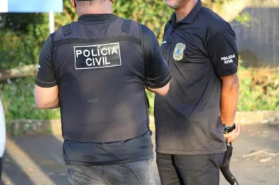 Mulher é presa por não prestar socorro ao filho agredido pelo pai com um martelo