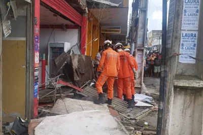 Marquise desaba na frente de farmácia e deixa duas pessoas mortas em Alagoinhas