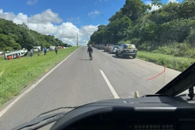 Graer resgata duas vítimas de acidente de carro em Feira de Santana