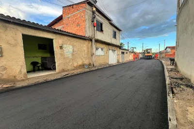 Alagoinhas: 1ª Travessa Santo Antônio é pavimentada com recursos do programa de obras da Prefeitura