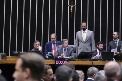 Projeto que amplia punições para cambistas é aprovado na Câmara