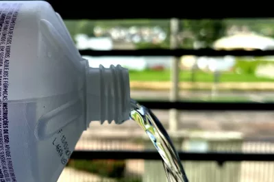 Venda de álcool líquido 70% está proibida a partir desta terça-feira (30)
