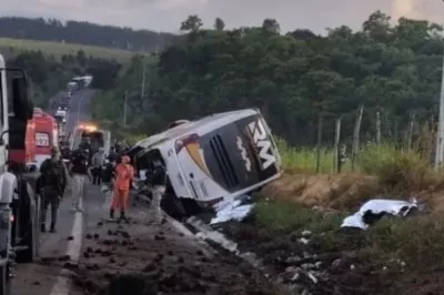 Acidente com ônibus mata oito pessoas e deixa 23 feridos na Bahia