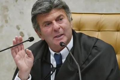 Fux diverge, mas Primeira Turma confirma tornozeleira para Bolsonaro