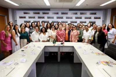 Governadora em exercício se reúne com mulheres de movimentos sociais da Bahia